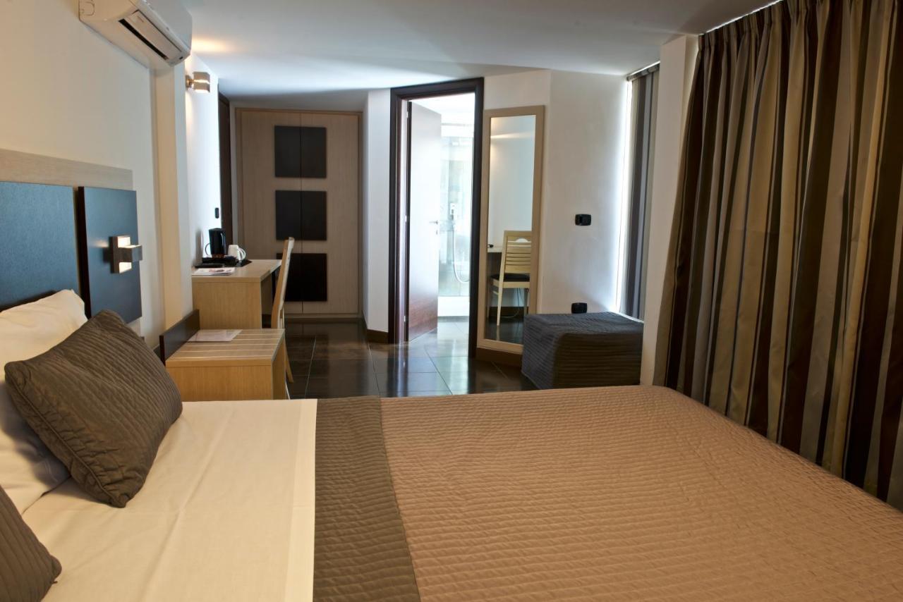 Hotel Ristorante Centosedici Terracina Zewnętrze zdjęcie
